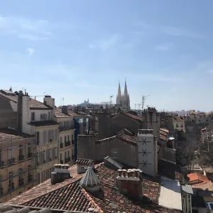 grand-studio-avec-vue-sur-notre-dame-de-la-garde.fr-provencehotel.com/